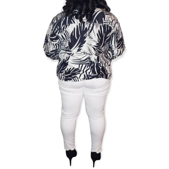 Fashion Top Black Floral Sheer Long Sleeve Button Down Blouse Sz N/A - Picture 3 of 9